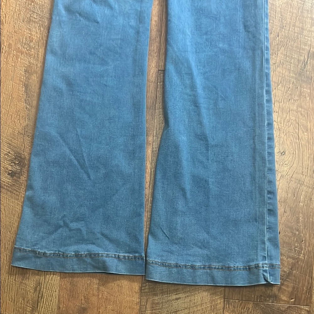 Blue Denim Overalls with Short Sleeves and Front Zipper - Picture 14 of 14